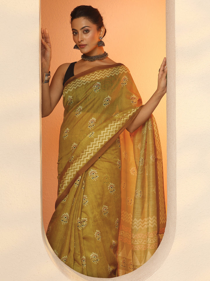 Mustard Printed Silk Blend Saree With Unstitched Blouse Piece