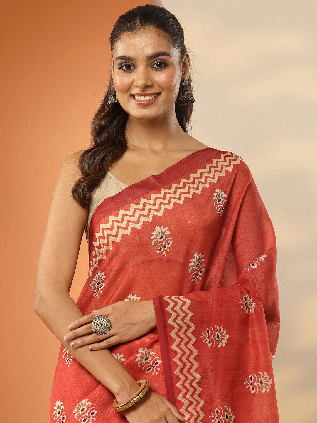 Coral Printed Silk Blend Saree With Unstitched Blouse Piece