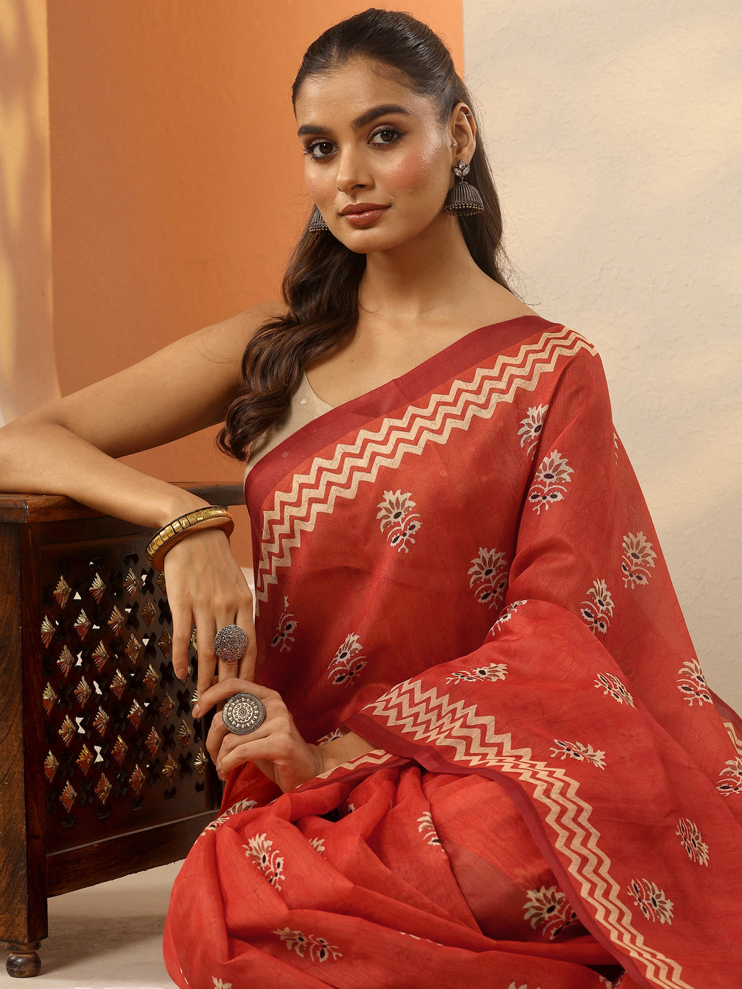 Coral Printed Silk Blend Saree With Unstitched Blouse Piece