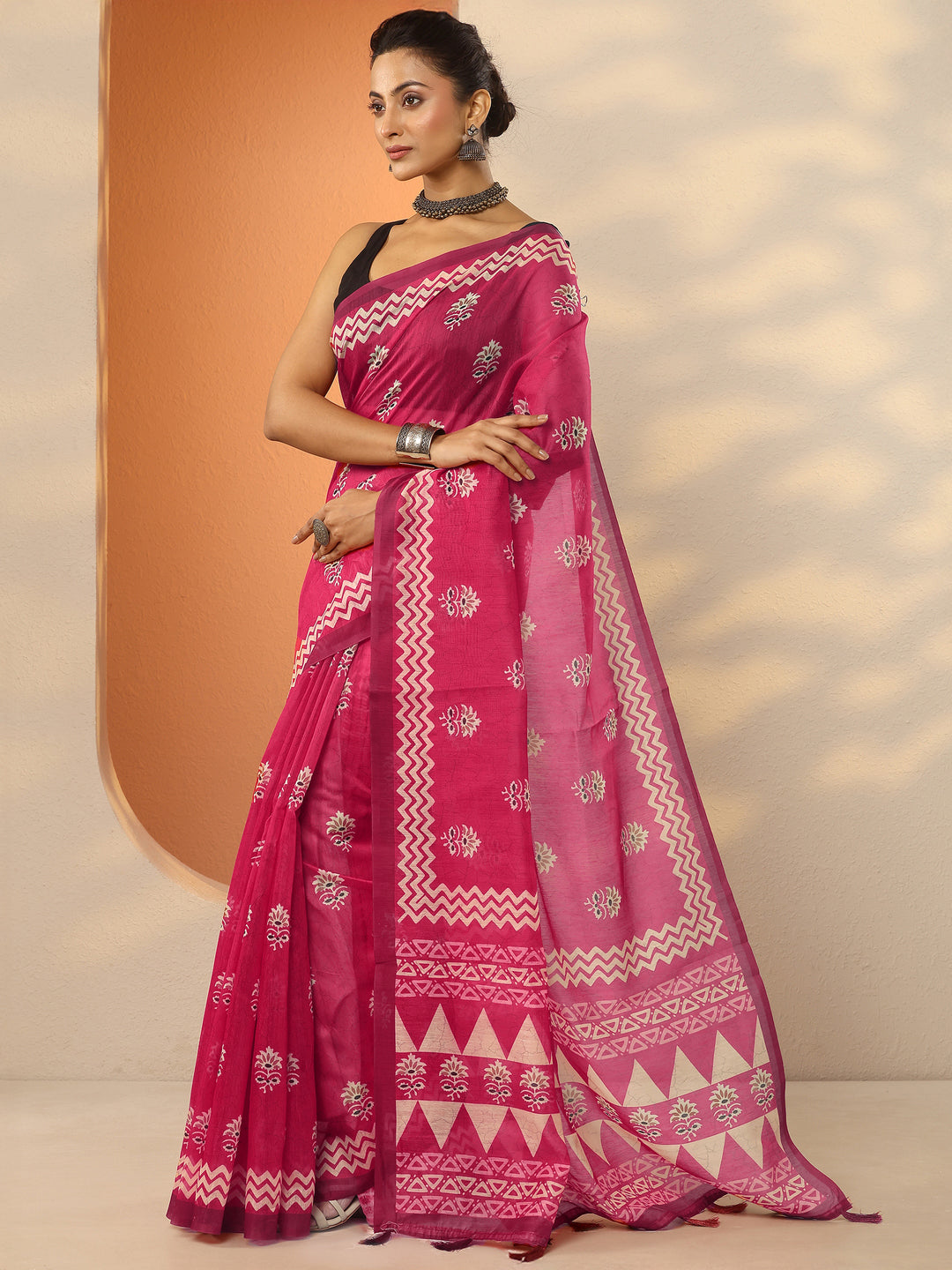 Pink Printed Silk Blend Saree With Unstitched Blouse Piece