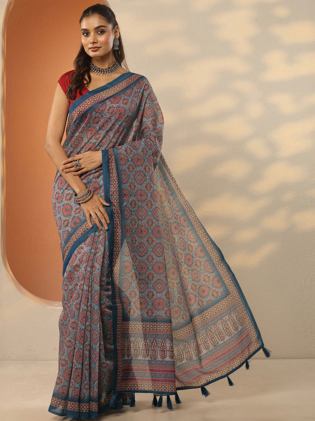 Blue Printed Silk Blend Saree With Unstitched Blouse Piece