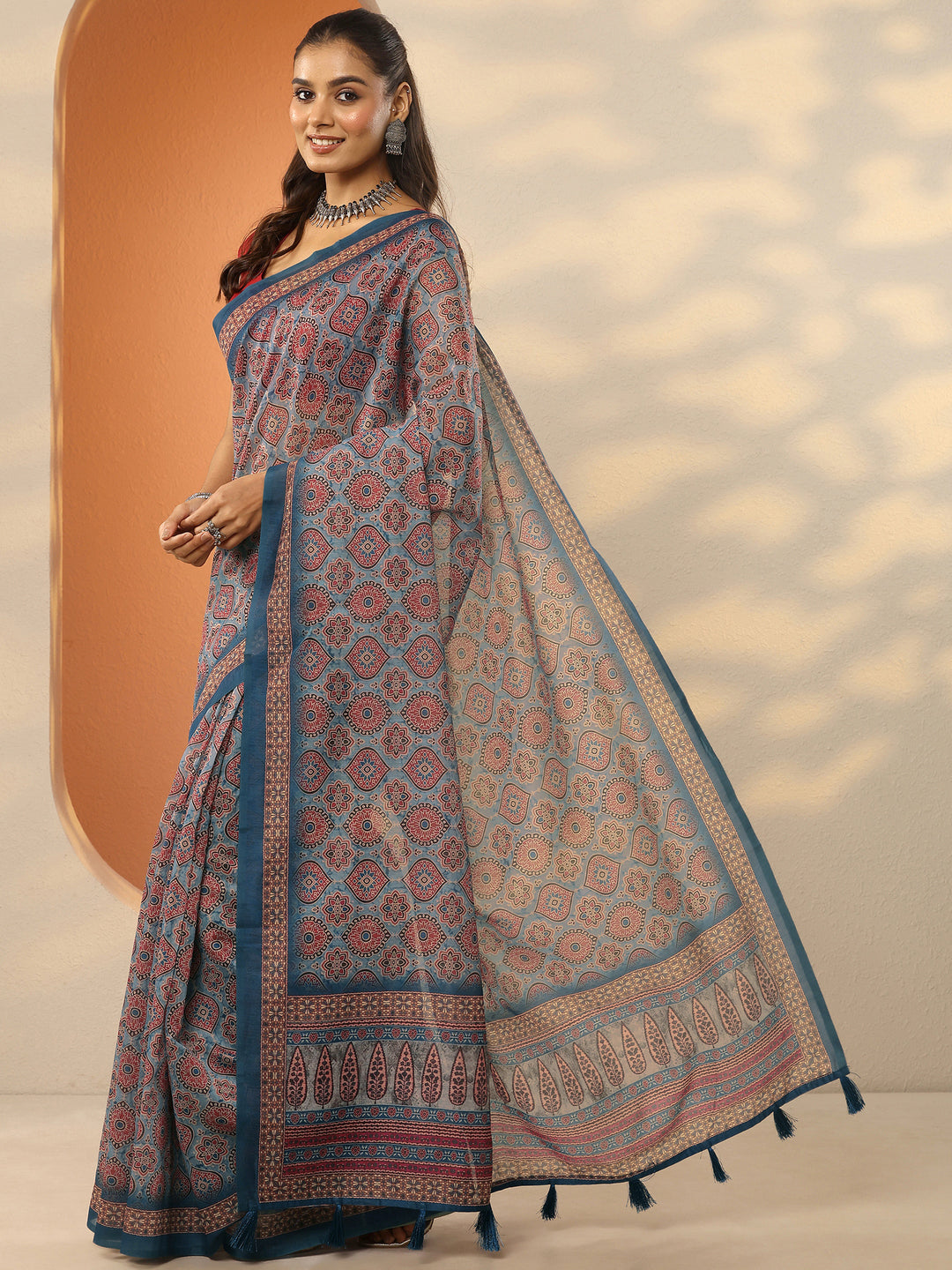 Blue Printed Silk Blend Saree With Unstitched Blouse Piece