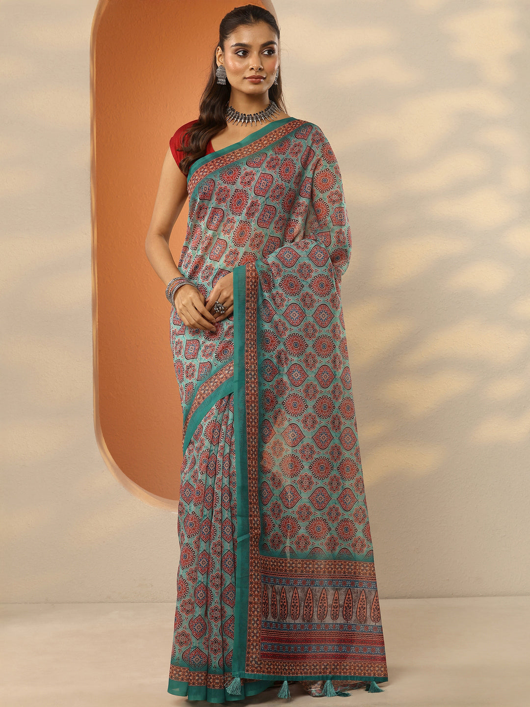 Green Printed Silk Blend Saree With Unstitched Blouse Piece