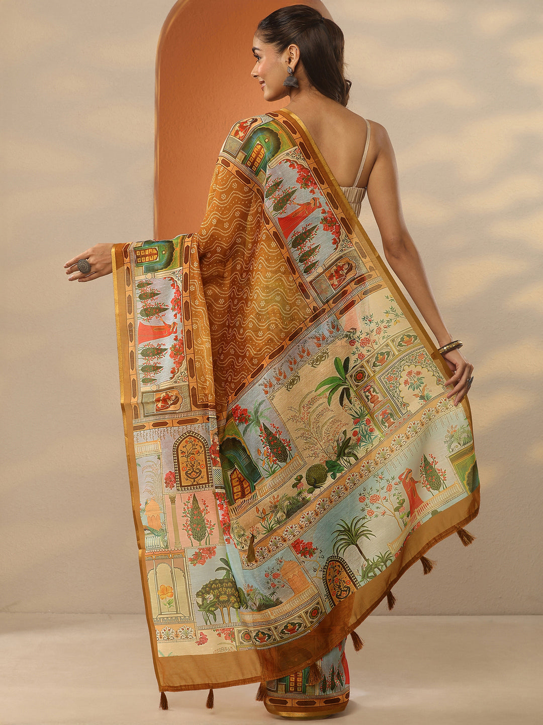 Mustard Bandhani Printed Silk Blend Saree With Unstitched Blouse Piece