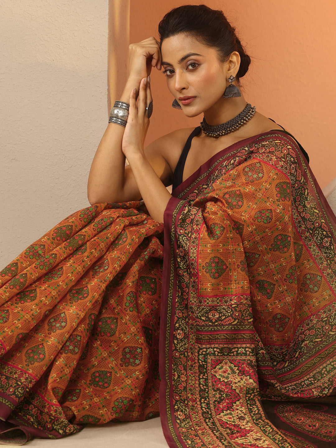 Multi Printed Silk Blend Saree With Unstitched Blouse Piece