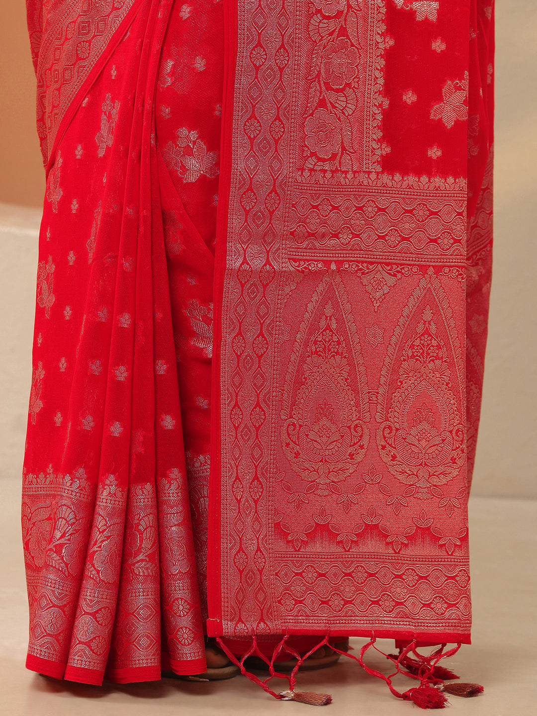 Red Woven Design Pure Georgette Saree With Unstitched Blouse Piece
