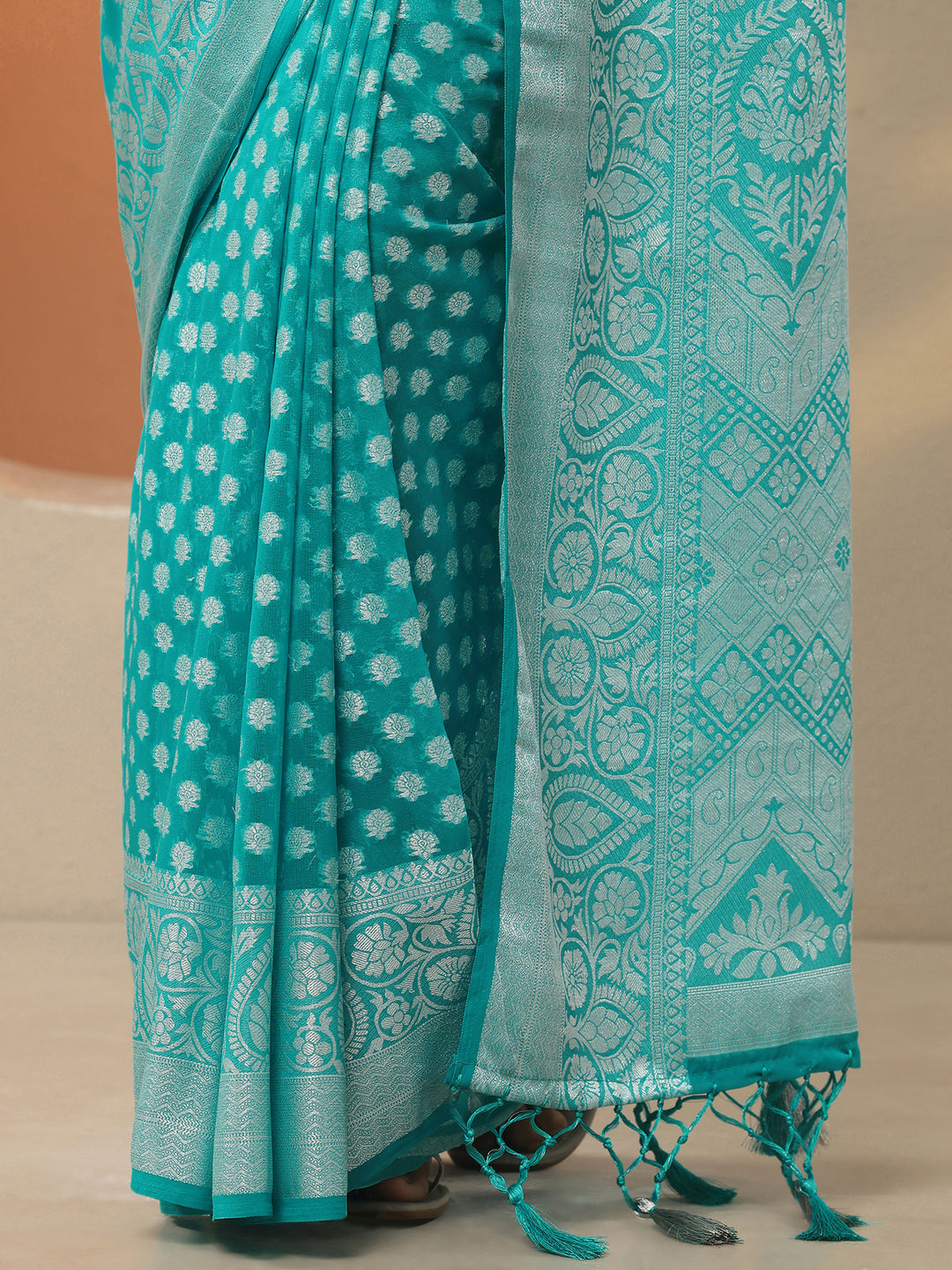 Green Woven Design Pure Georgette Saree With Unstitched Blouse Piece