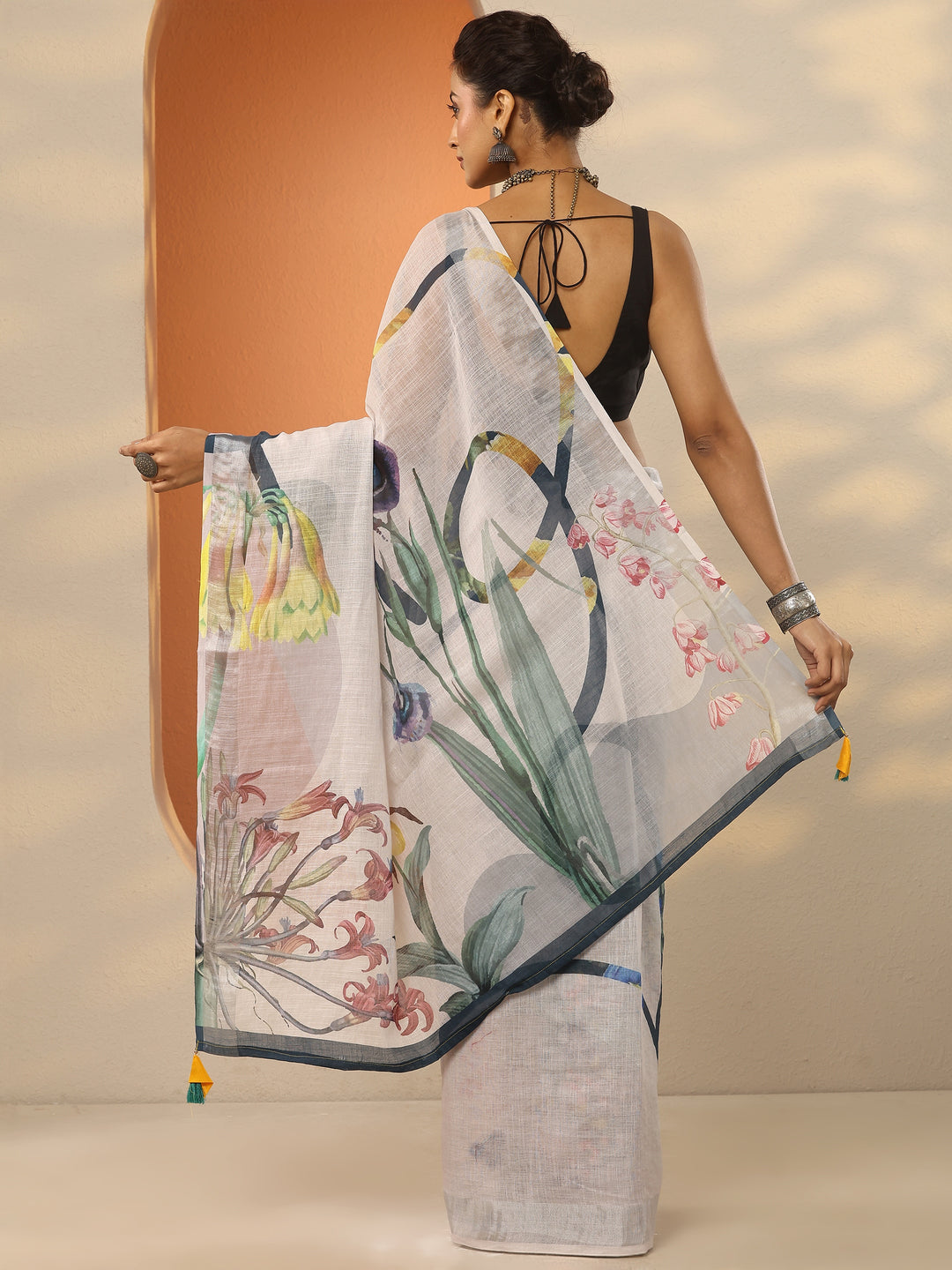 Multi Printed Linen Blend Saree With Unstitched Blouse Piece