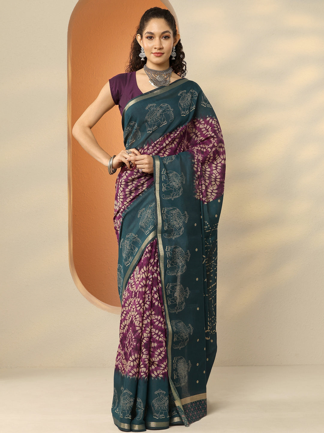Purple Printed Silk Blend Saree With Unstitched Blouse Piece