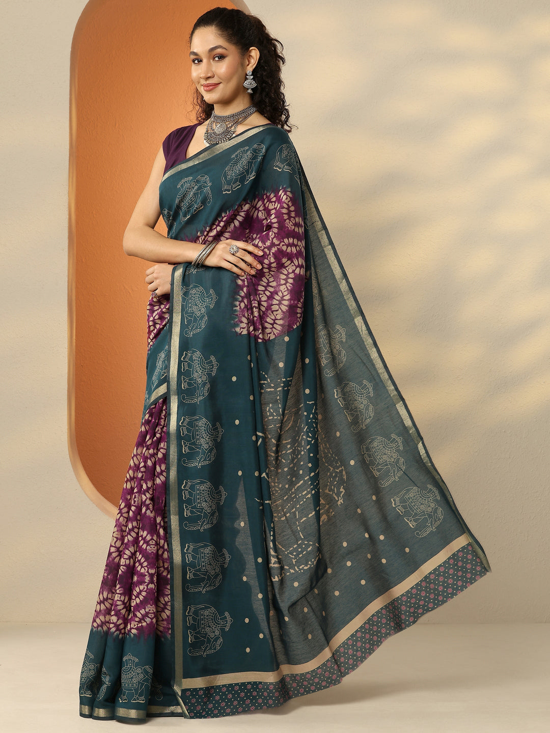 Purple Printed Silk Blend Saree With Unstitched Blouse Piece