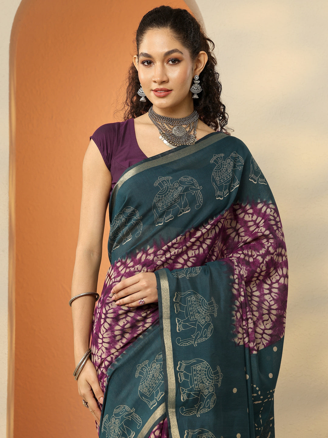 Purple Printed Silk Blend Saree With Unstitched Blouse Piece