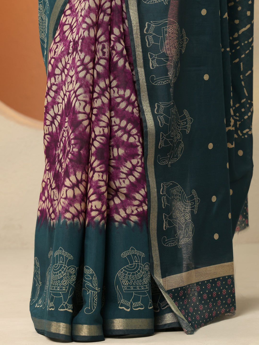 Purple Printed Silk Blend Saree With Unstitched Blouse Piece