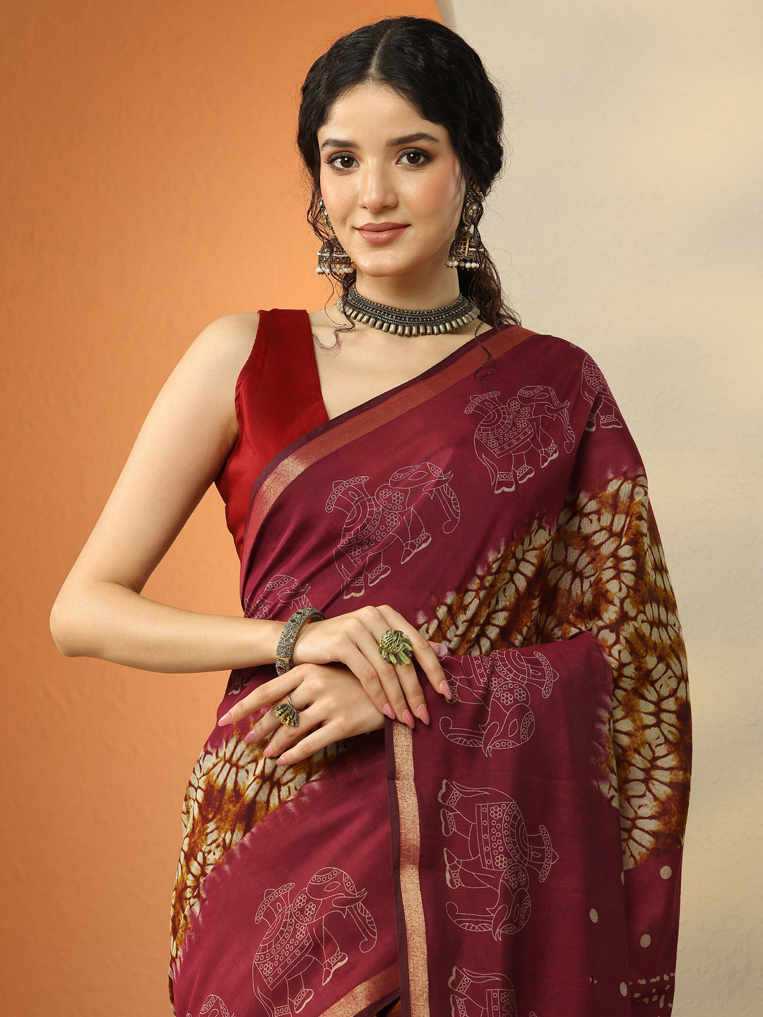 Mustard Printed Silk Blend Saree With Unstitched Blouse Piece