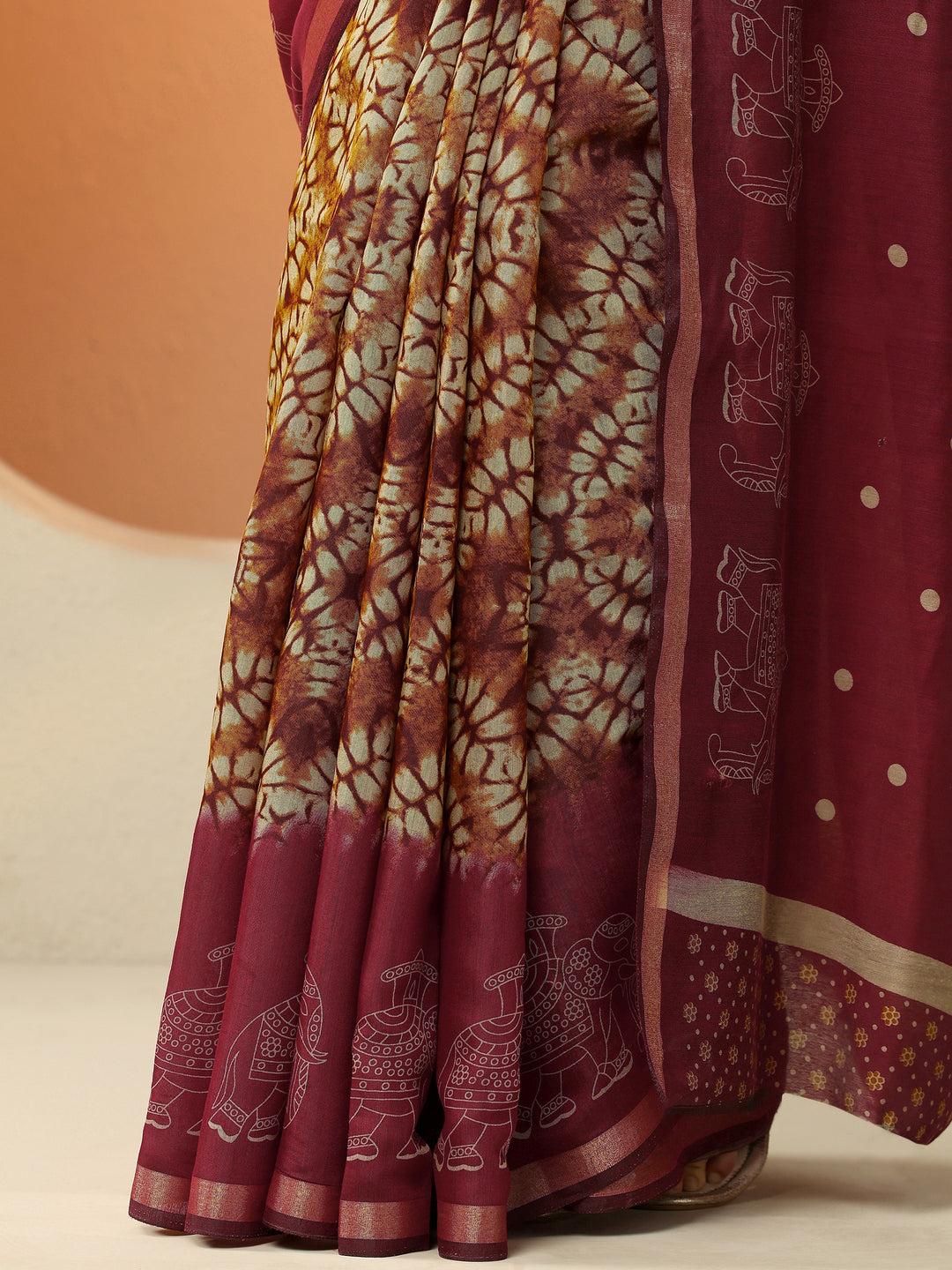 Mustard Printed Silk Blend Saree With Unstitched Blouse Piece