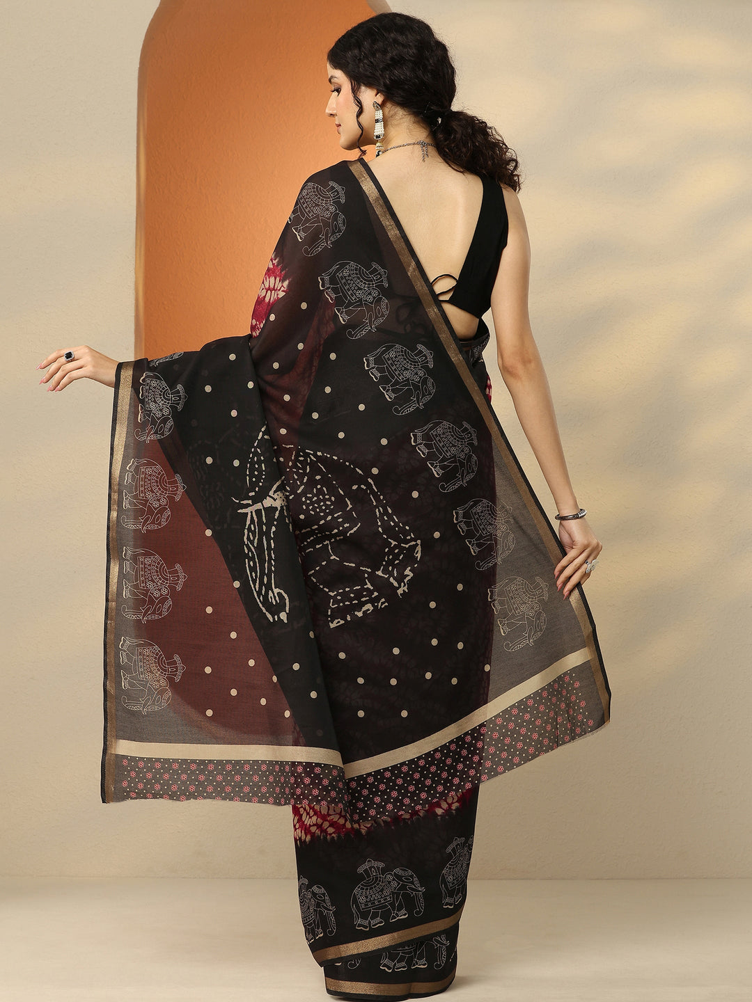 Red Printed Silk Blend Saree With Unstitched Blouse Piece