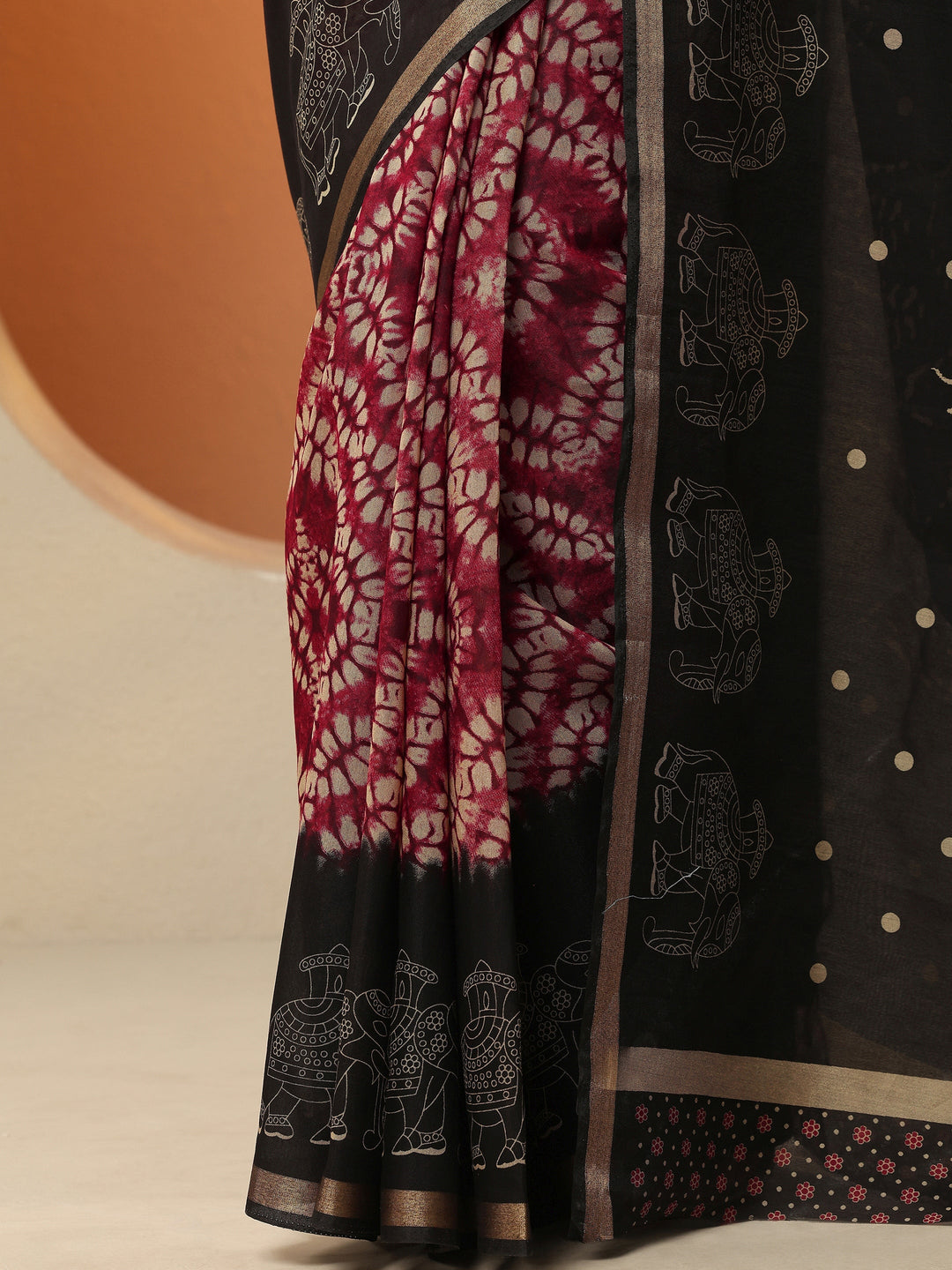 Red Printed Silk Blend Saree With Unstitched Blouse Piece