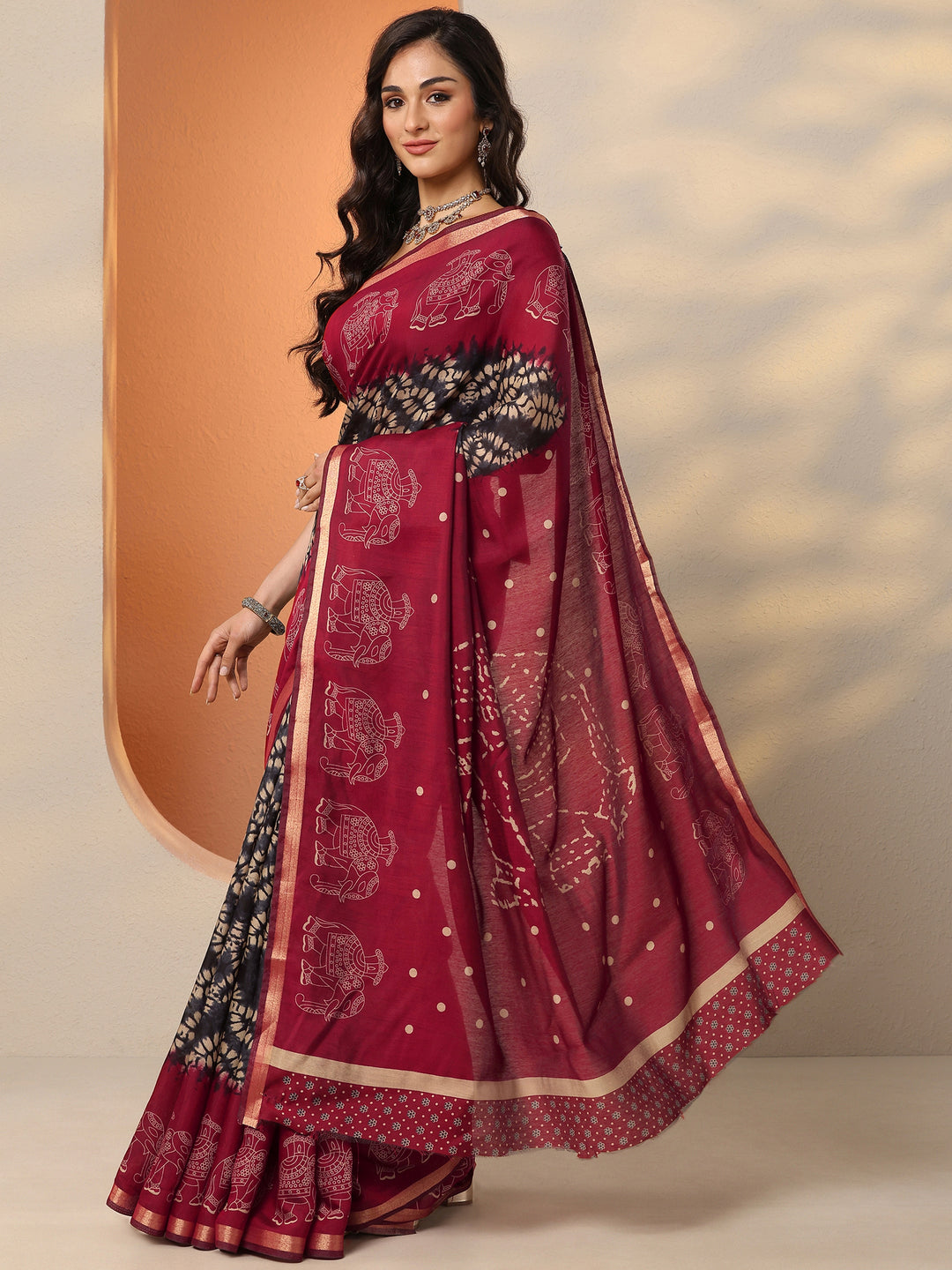 Navy Blue Printed Silk Blend Saree With Unstitched Blouse Piece