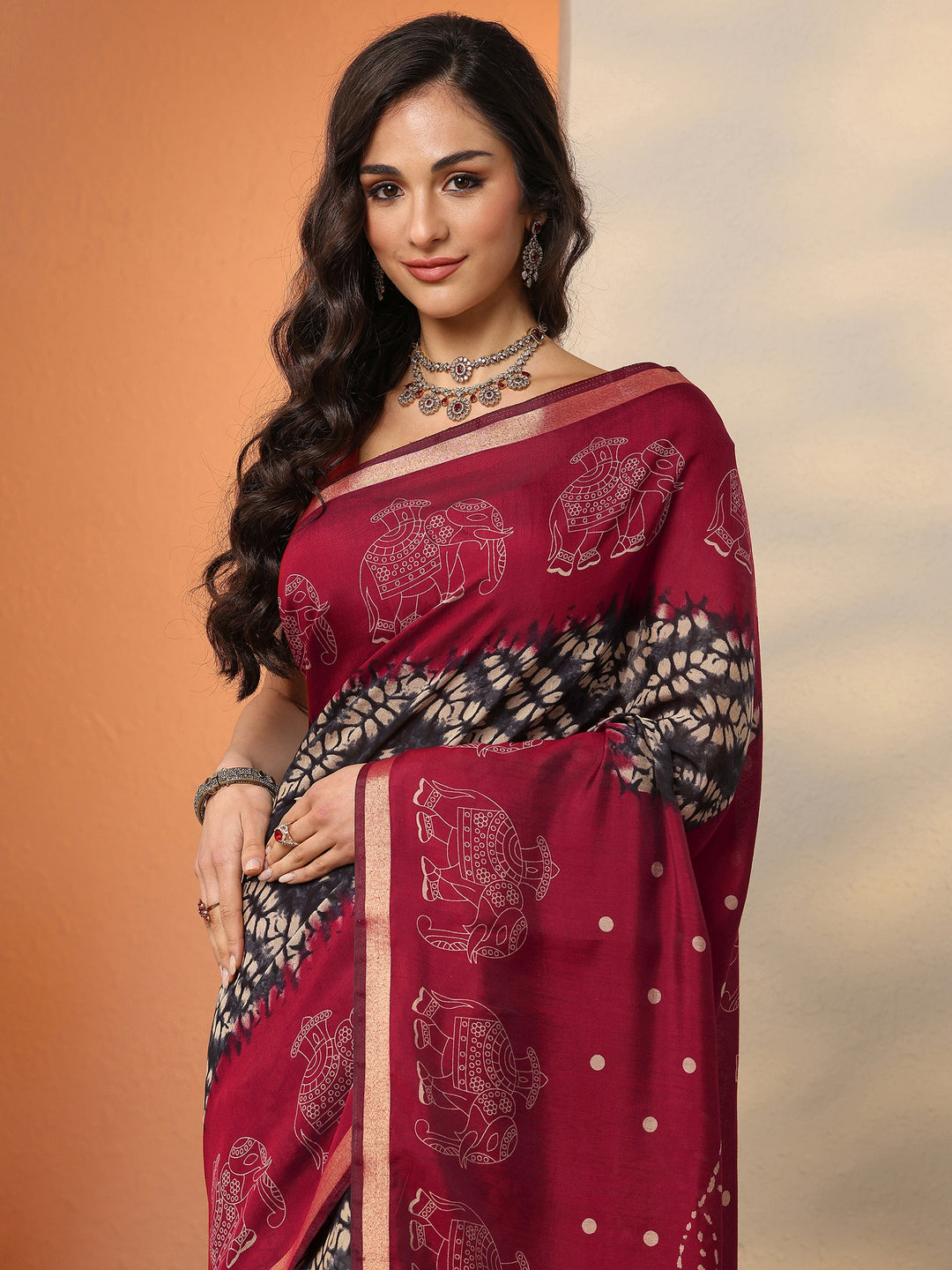 Navy Blue Printed Silk Blend Saree With Unstitched Blouse Piece