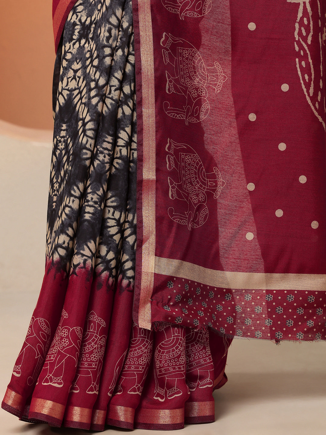 Navy Blue Printed Silk Blend Saree With Unstitched Blouse Piece
