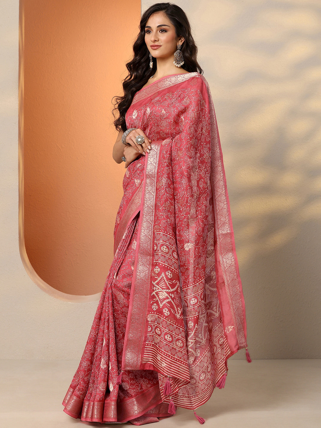 Coral Printed Silk Blend Saree With Unstitched Blouse Piece