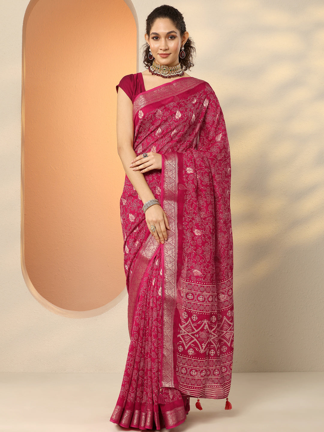Pink Printed Silk Blend Saree With Unstitched Blouse Piece