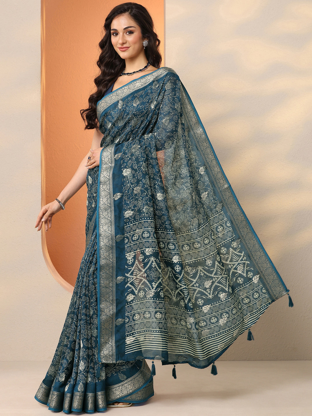 Navy Blue Printed Silk Blend Saree With Unstitched Blouse Piece