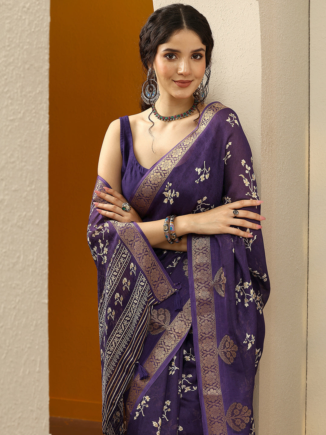 Purple Printed Silk Blend Saree With Unstitched Blouse Piece