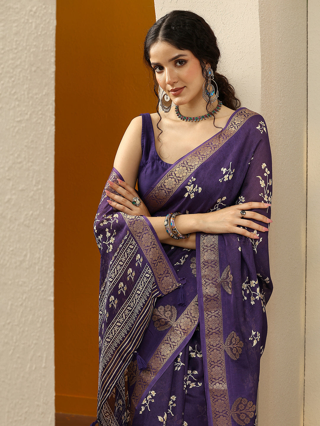 Purple Printed Silk Blend Saree With Unstitched Blouse Piece