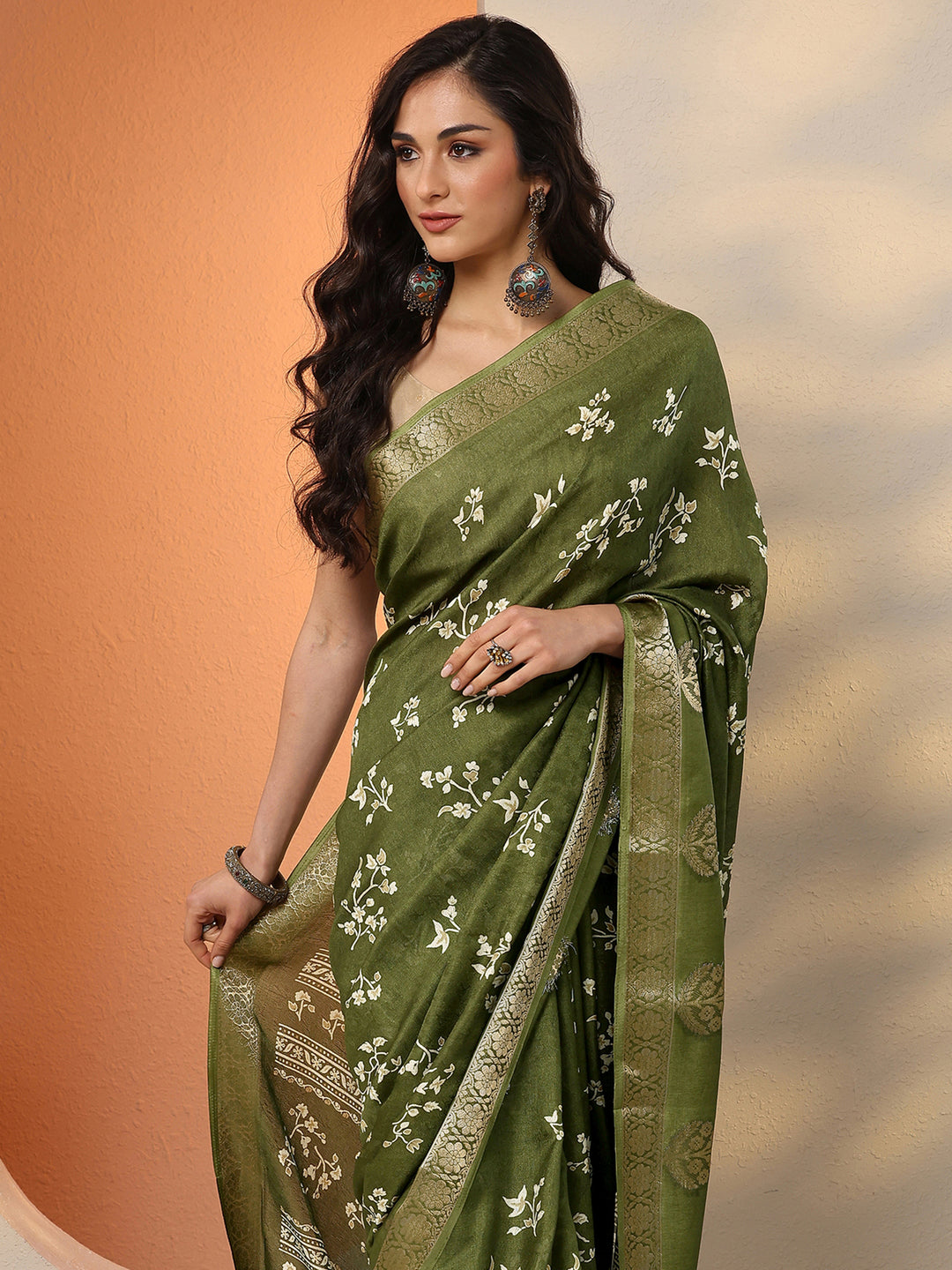 Green Printed Silk Blend Saree With Unstitched Blouse Piece