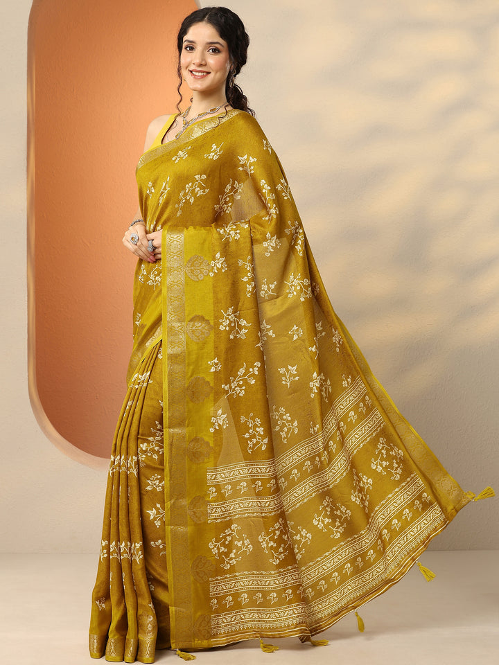 Mustard Printed Silk Blend Saree With Unstitched Blouse Piece