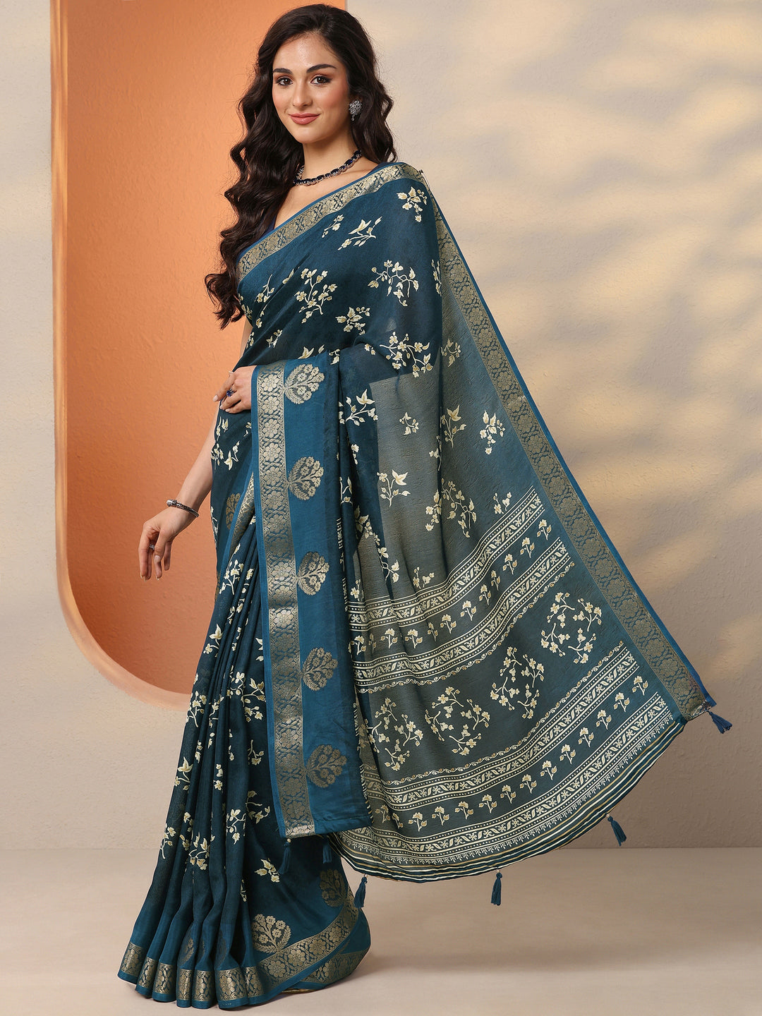 Navy Blue Printed Silk Blend Saree With Unstitched Blouse Piece