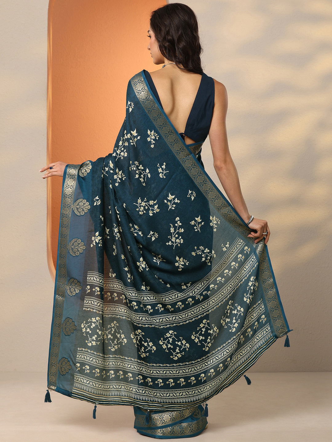 Navy Blue Printed Silk Blend Saree With Unstitched Blouse Piece