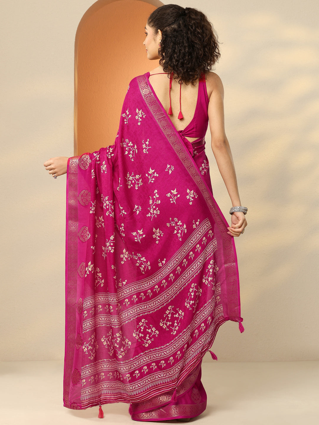 Pink Printed Silk Blend Saree With Unstitched Blouse Piece