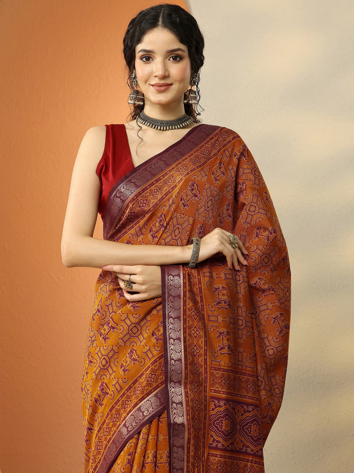 Mustard Printed Silk Blend Saree With Unstitched Blouse Piece