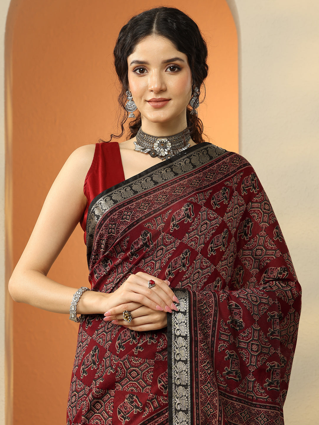 Red Printed Silk Blend Saree With Unstitched Blouse Piece