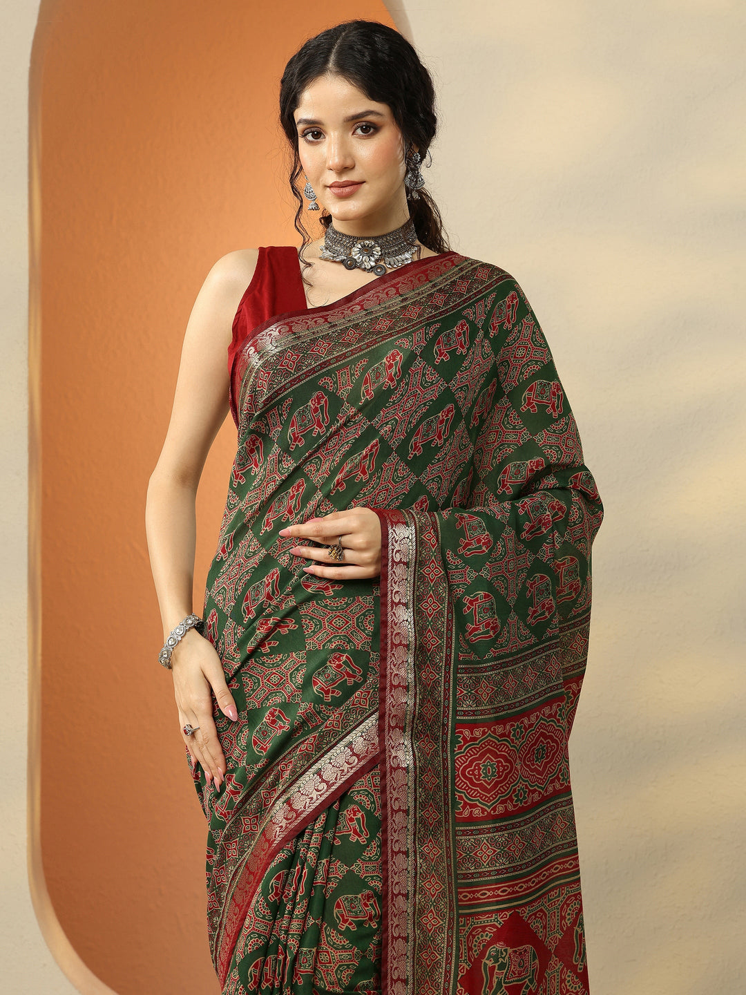 Green Printed Silk Blend Saree With Unstitched Blouse Piece