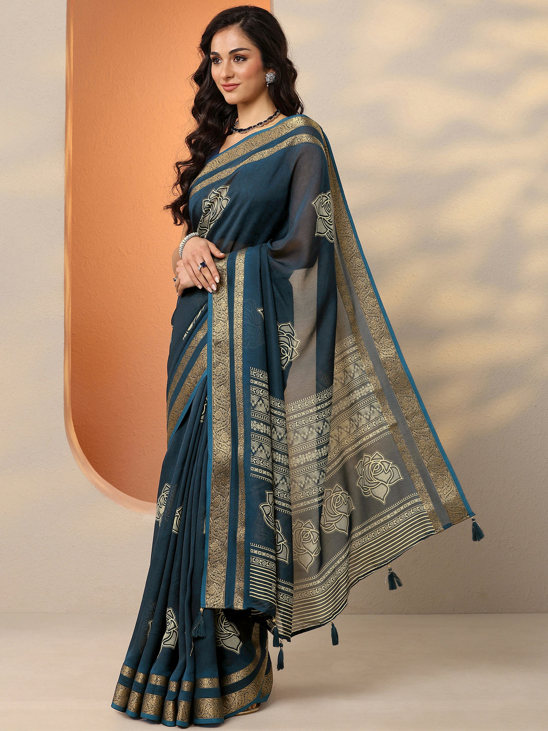 Navy Blue Printed Silk Blend Saree With Unstitched Blouse Piece