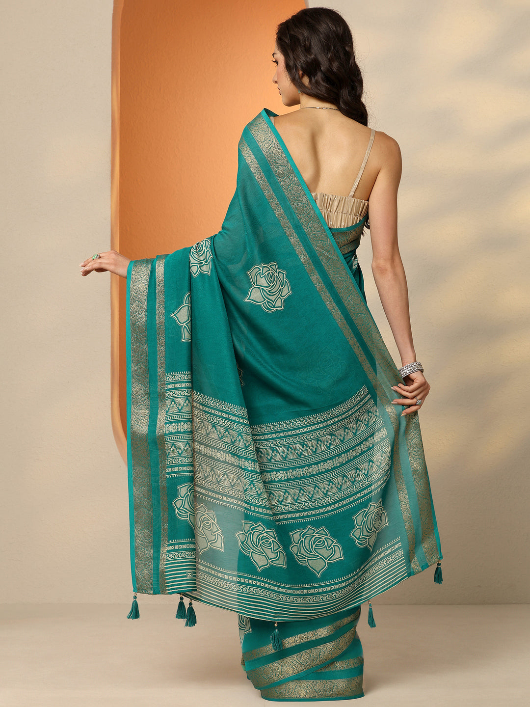 Green Printed Silk Blend Saree With Unstitched Blouse Piece