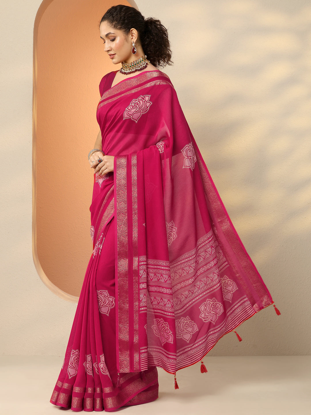 Pink Printed Silk Blend Saree With Unstitched Blouse Piece
