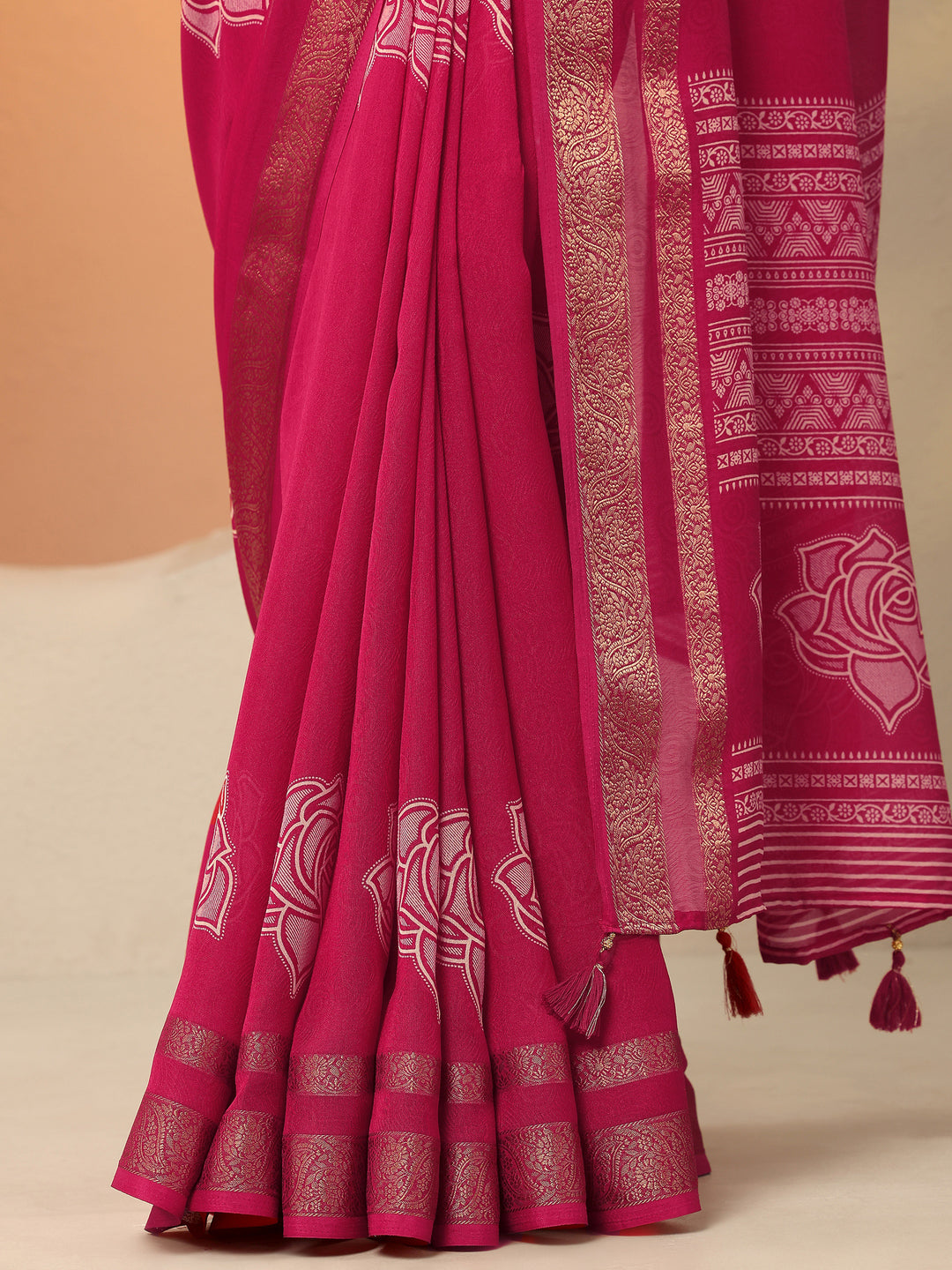 Pink Printed Silk Blend Saree With Unstitched Blouse Piece
