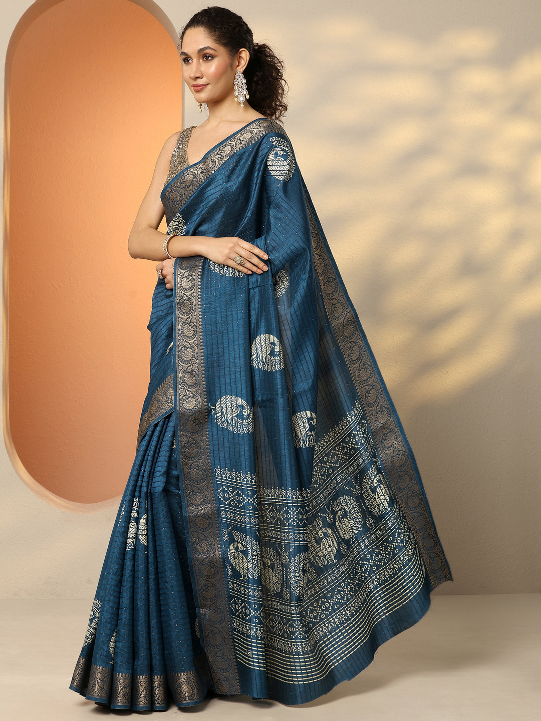 Blue Embellished Silk Blend Saree With Unstitched Blouse Piece