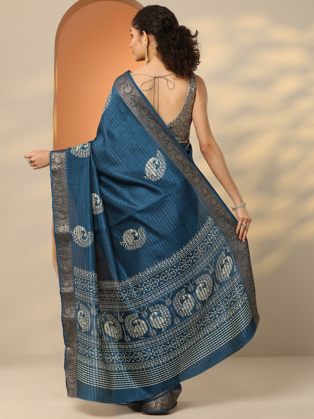 Blue Embellished Silk Blend Saree With Unstitched Blouse Piece