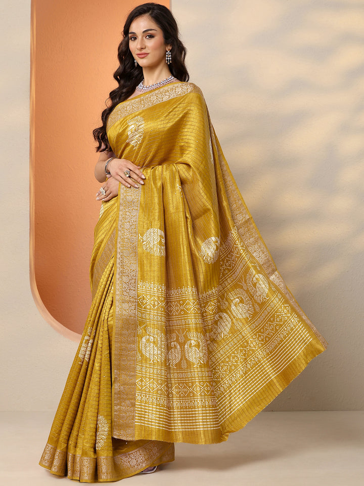 Mustard Embellished Silk Blend Saree With Unstitched Blouse Piece