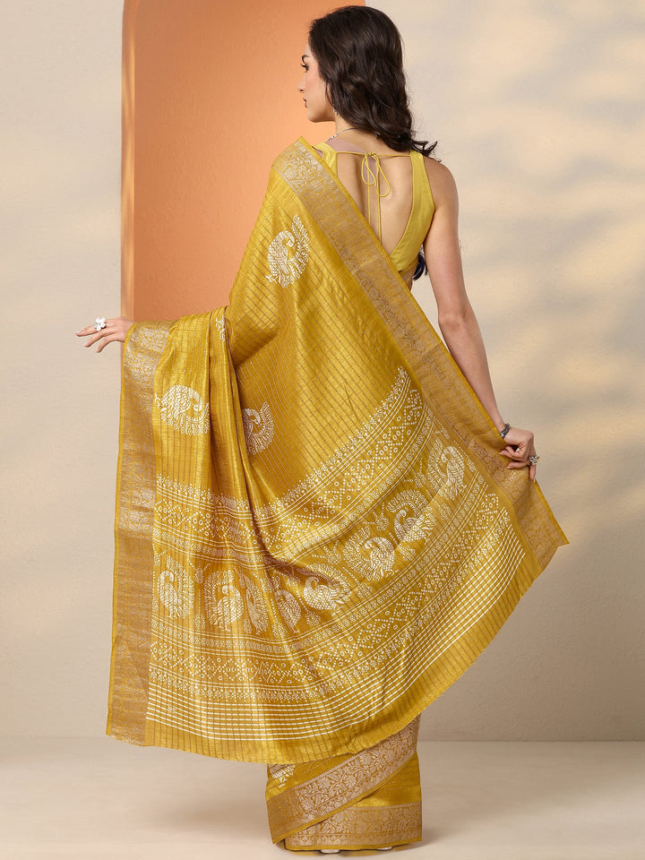Mustard Embellished Silk Blend Saree With Unstitched Blouse Piece