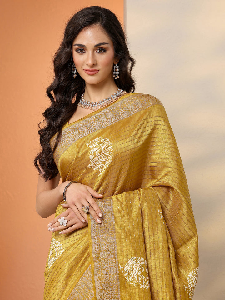 Mustard Embellished Silk Blend Saree With Unstitched Blouse Piece