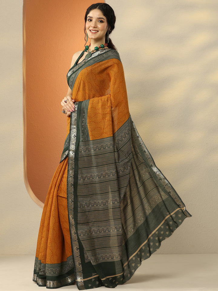 Mustard Printed Silk Blend Saree With Unstitched Blouse Piece