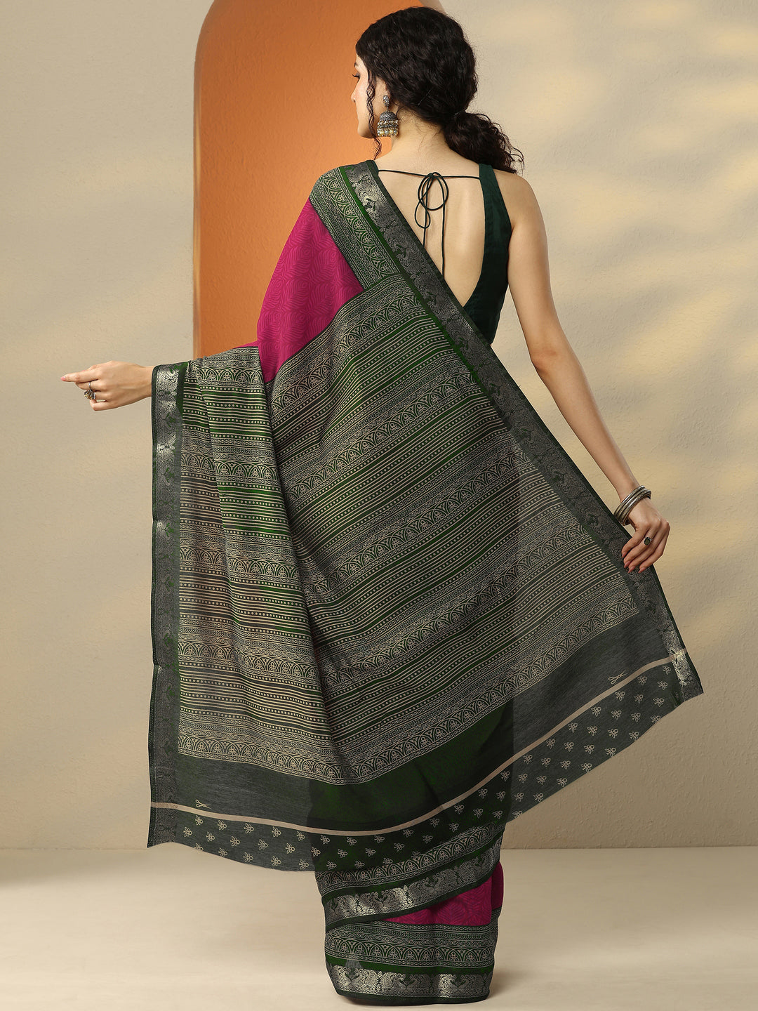 Pink Printed Silk Blend Saree With Unstitched Blouse Piece