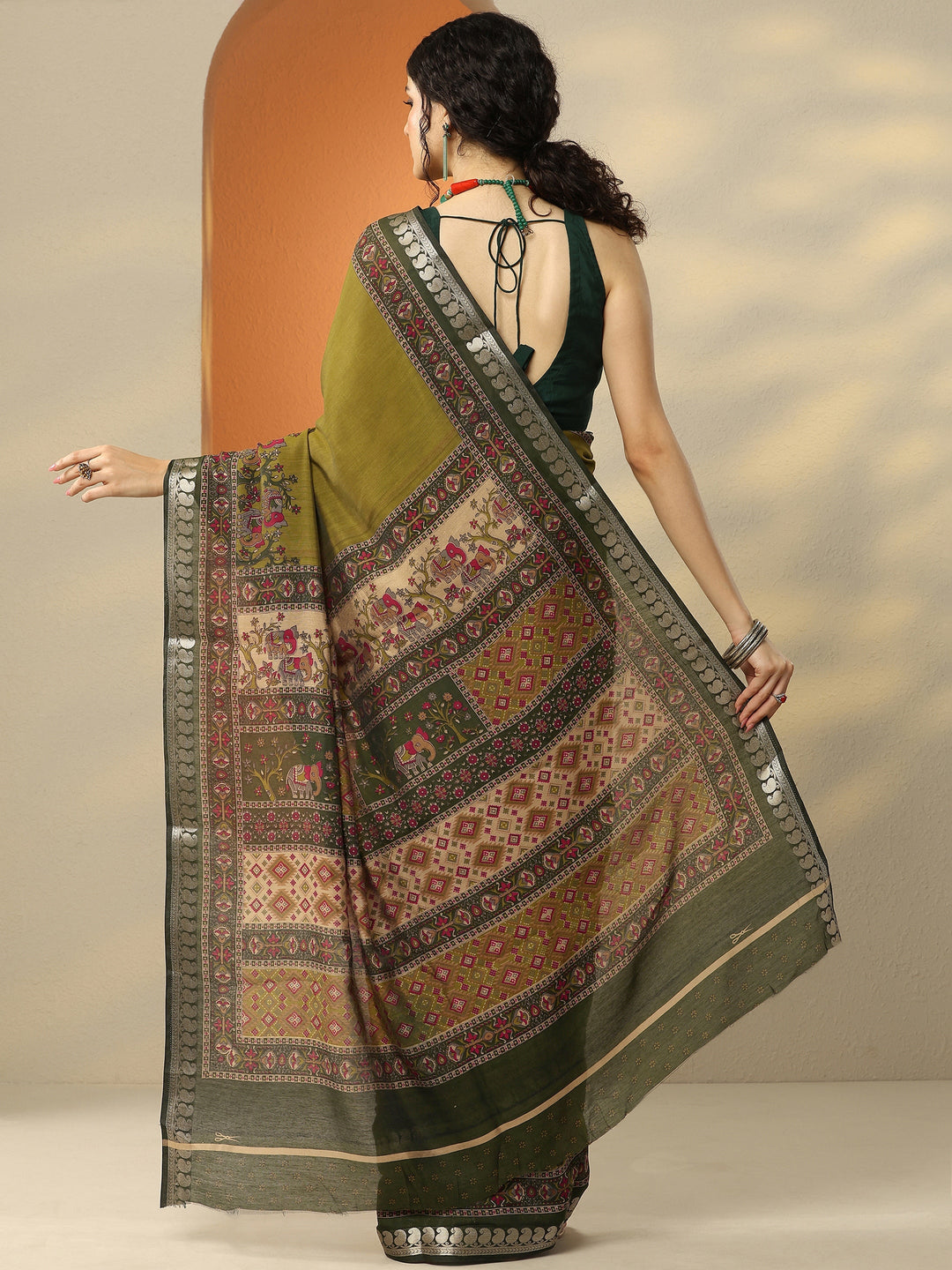 Green Printed Silk Blend Saree With Unstitched Blouse Piece