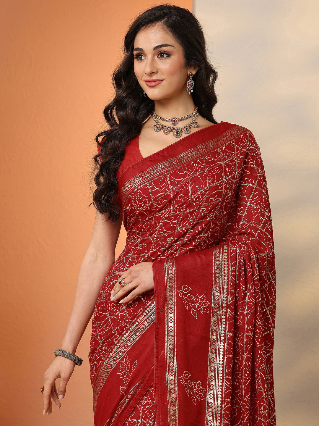 Red Bandhani Printed Silk Blend Saree With Unstitched Blouse Piece