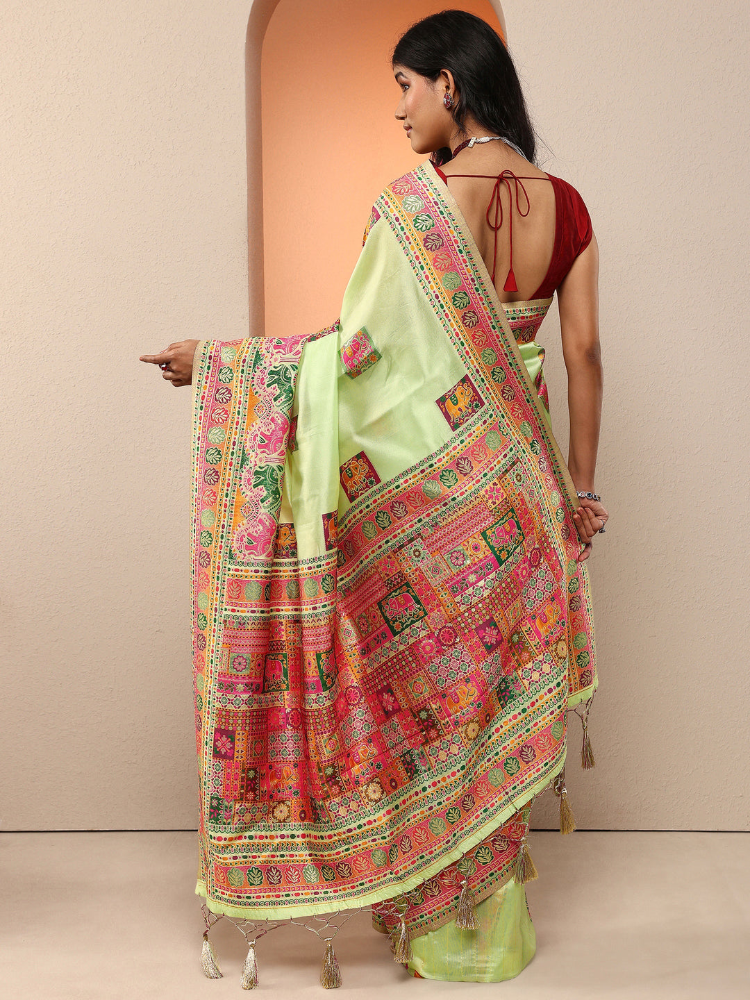 Green Woven Design Silk Blend Saree With Unstitched Blouse Piece